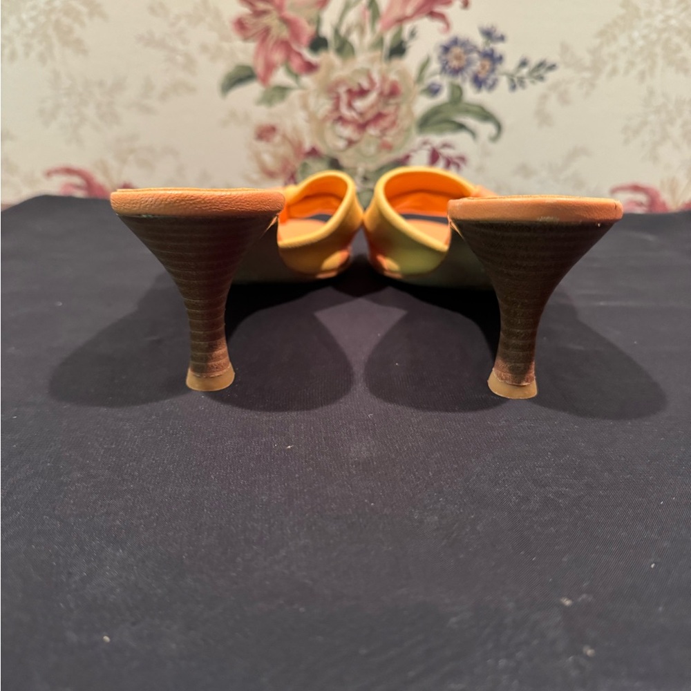Massimo Baldi Italian leather  orange and yellow kitten heel mule sandals. Size8 - Picture 4 of 5
